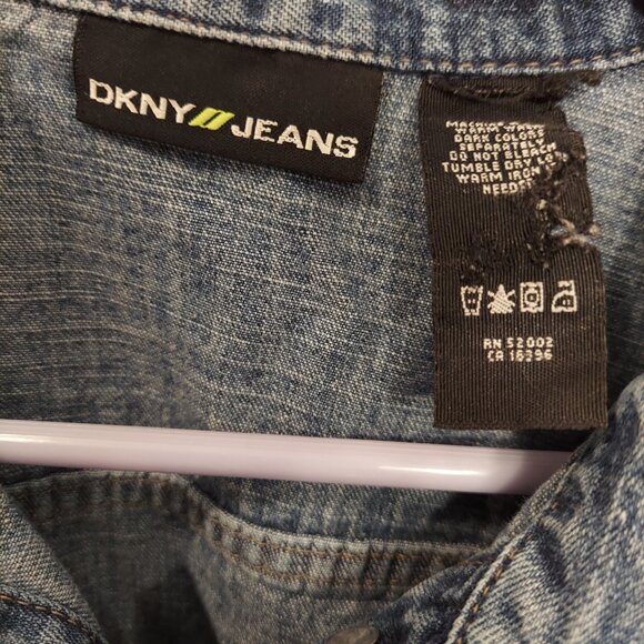 DKNY Women's Fitted Jean Denim Jacket Blue Washed Size Small Fitted - Picture 2 of 8